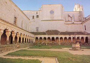 Archivo:CardenaClaustro