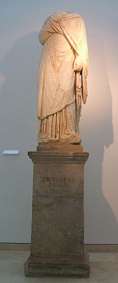 Archivo:Carmona necrópolis estatua de Servilia