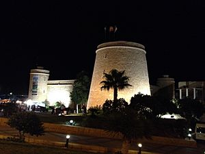 Archivo:Castillo de Santa Ana 1