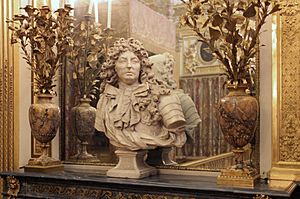 Archivo:Château de Versailles, chambre du roi, buste de Louis XIV, Antoine Coysevox, ca 1679 01