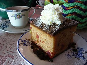 Archivo:Cherry madeira cake