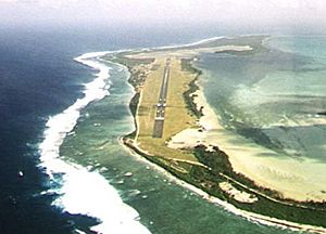 Archivo:Cocos (Keeling) Islands Airport - RWY33
