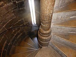 Archivo:Escalera de la torre del Miguelete, o Micalet, de la catedral de Valencia, España