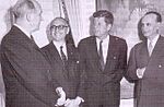 Archivo:Frondizi y Kennedy en Estados Unidos 1961