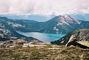 Archivo:Garibaldi Lake and Mount Price