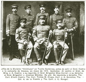 Archivo:General Jesus Agustín Castro y Jefes de la División Veintiuno del Ejército Constitucionalista