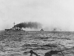 Archivo:German battlecruisers steaming to Scapa