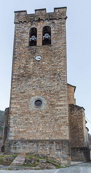 Archivo:Iglesia de San Pedro, Broto, Huesca, España, 2015-01-07, DD 03