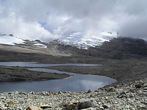 Archivo:Laguna Grande de la Sierra