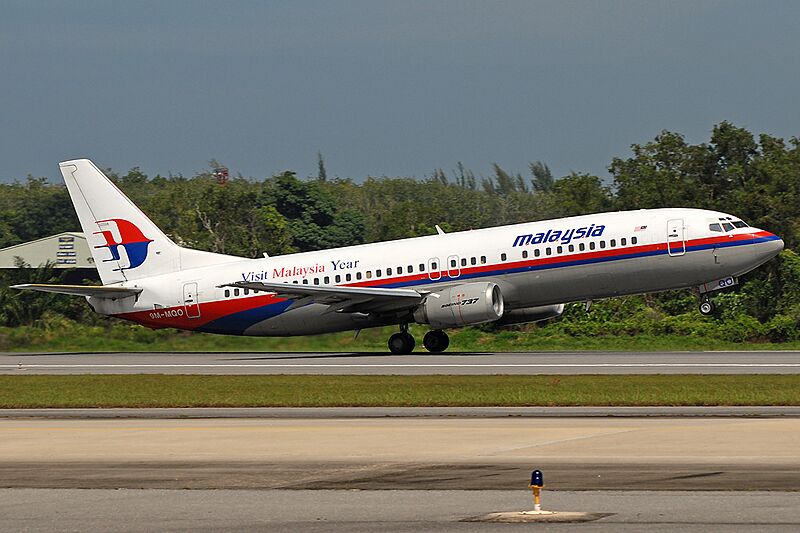 Malaysia Airlines Boeing 737-400 Prasertwit-1