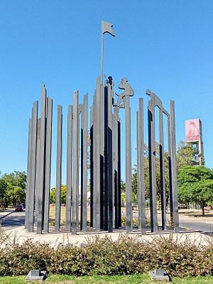 Archivo:Monumento del Centenario de la Reforma