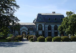 Archivo:Newport Belcourt Castle