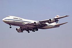 Archivo:Pan Am Boeing 747-121 N732PA Bidini