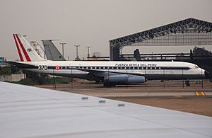 Archivo:Peru - Air Force DC-8-62CF; 370@LIM;21.06.2008 513ar (4310486602)