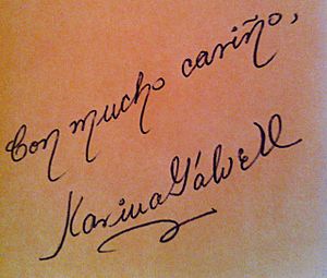 Archivo:Poet Karina Galvez' signature and dedication - Firma y dedicatoria de poeta Karina Galvez