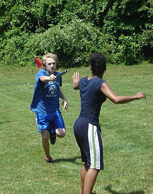 Archivo:Relay race baton pass
