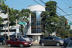 Archivo:San Pedro Sula Building 1