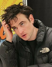Tom Sturridge 3 Dec 2022 (cropped).jpg