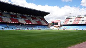 Archivo:Vicente-Calderon-1-070910
