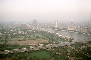 Archivo:Cairo, late afternoon view from the Tower of Cairo, Egypt, Oct 2004