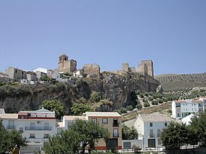 Archivo:Castillo La Guardia Jaén desde Convento