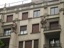 Archivo:Estatuas de Bilbao 012
