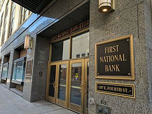 Archivo:First National Bank Building Entrance in Saint Paul MN