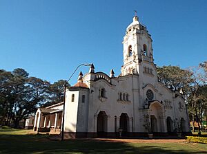 Archivo:Iglesia de San Ignacio Guazú