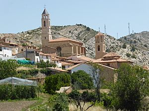 Archivo:Iglesias de San Miguel y la Virgen del Agua, Castellote, provincia de Teruel, España
