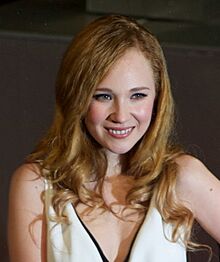 Juno Temple (8463784497) (cropped).jpg
