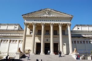 Archivo:La Plata Museum Facade