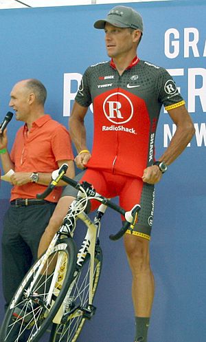 Archivo:Lance Armstrong Tour 2010 team presentation