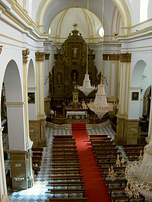 Archivo:Marbella. Iglesia de la Encarnación. Nave principal