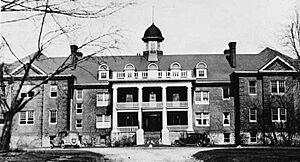 Archivo:MohawkInstitute-1932