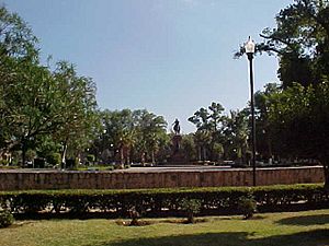 Archivo:Morelia - Plaza Morelos