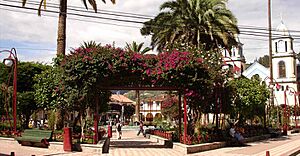 Archivo:PARQUE CENTRAL DE GUALACEO