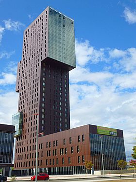 Ponferrada - Barrio de la Rosaleda - Torre de la Rosaleda 05.JPG
