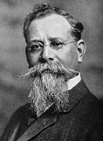 Archivo:Portrait of Venustiano Carranza (cropped)(b)