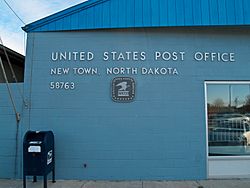 Post office in New Town, North Dakota 10-17-2008.jpg