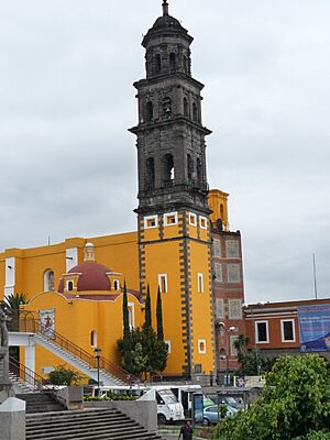 Archivo:Templo y Antiguo Convento de San Francisco costado
