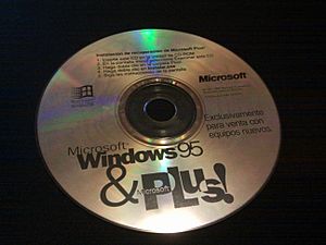 Archivo:Windows 95 & Microsoft Plus CD Room de instalación