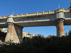 107 Viaducte de Vallcarca (Barcelona).jpg