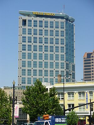 Archivo:2006 Wells Fargo Center, Salt Lake City