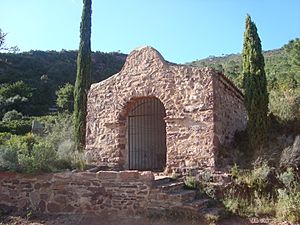 Archivo:Antro del Calvario Viejo, Desierto de las Palmas (Benicàssim)