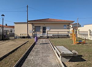 Archivo:Bañobárez, consultorio