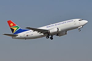Archivo:Boeing 737-3Y0(F) 'ZS-SBB' South African Cargo (15889332207)