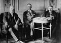 Bundesarchiv Bild 183-R03618, Locarno, Gustav Stresemann, Chamberlain, Briand