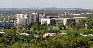 Archivo:Cancer Therapy & Research Center, University of Texas Health Science Center at San Antonio (02 04 2007)