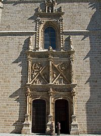 Archivo:Catedral de Coria. Puerta del Perdón