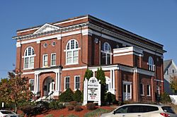 DerryNH AdamsMemorialBuilding 03.jpg